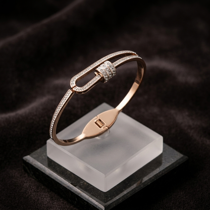 Elegant Interlocked Triple Ring Bracelet