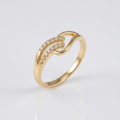 Elegant Wave Design Ring with Adjustable Fit