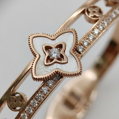 Geometric Clover Statement Bracelet