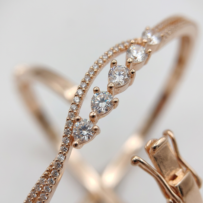 Fluid Wave Openable Bracelet