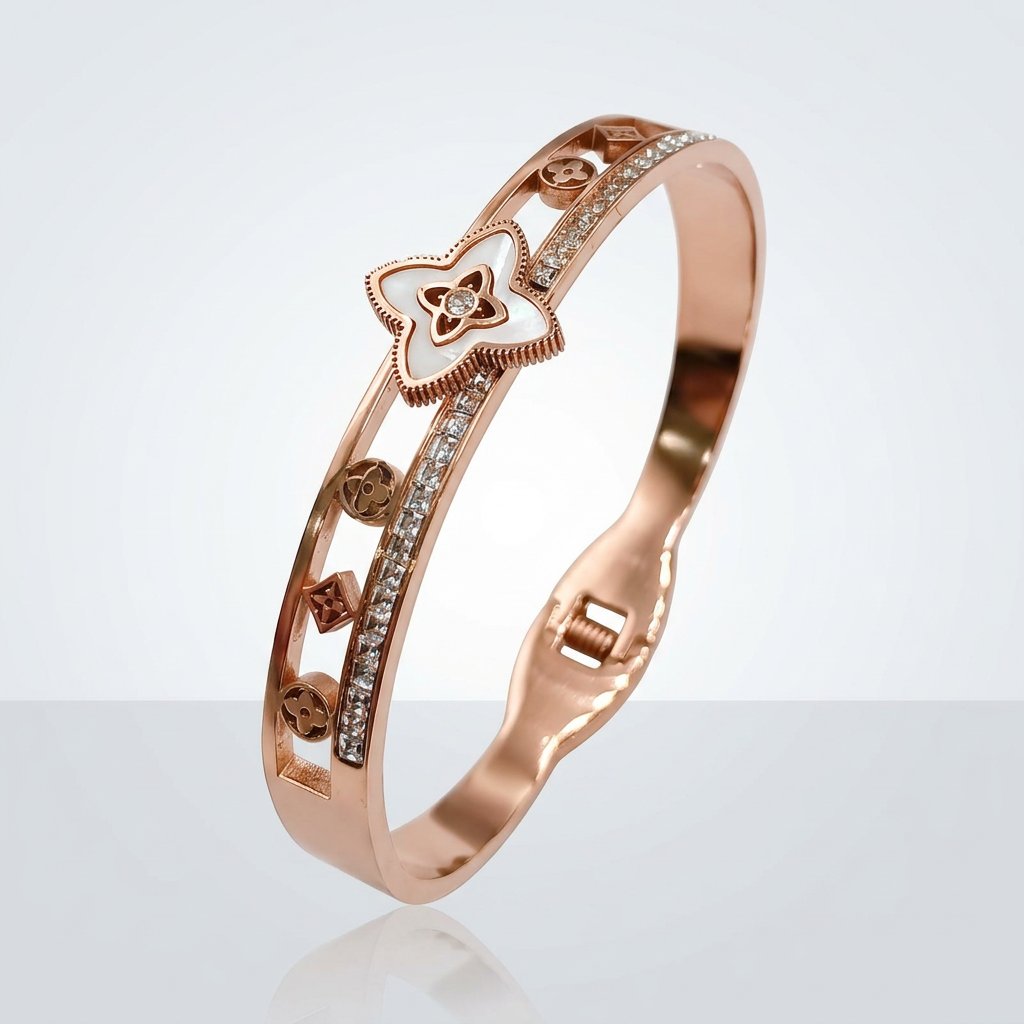 Geometric Clover Statement Bracelet